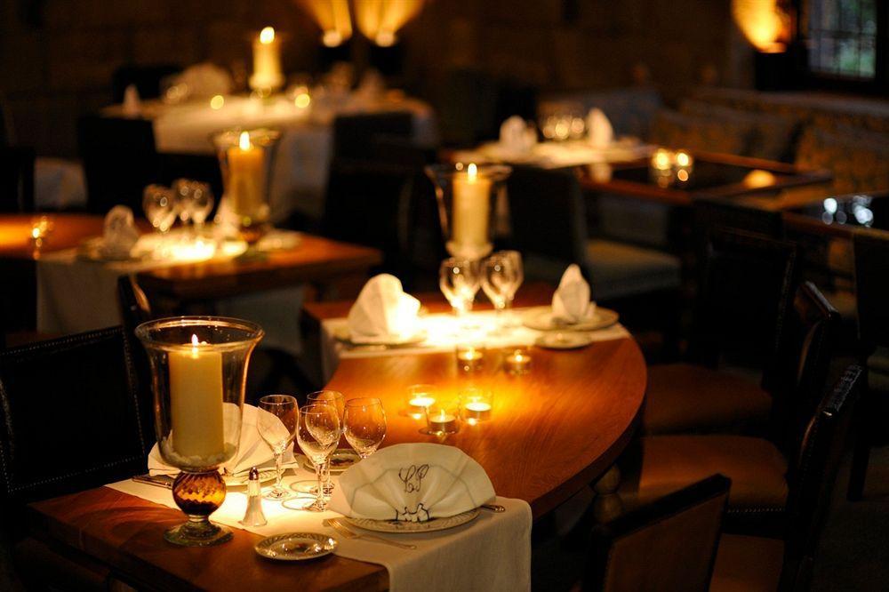 Landa Hotel บูร์โกส ร้านอาหาร รูปภาพ Candlelight dinner