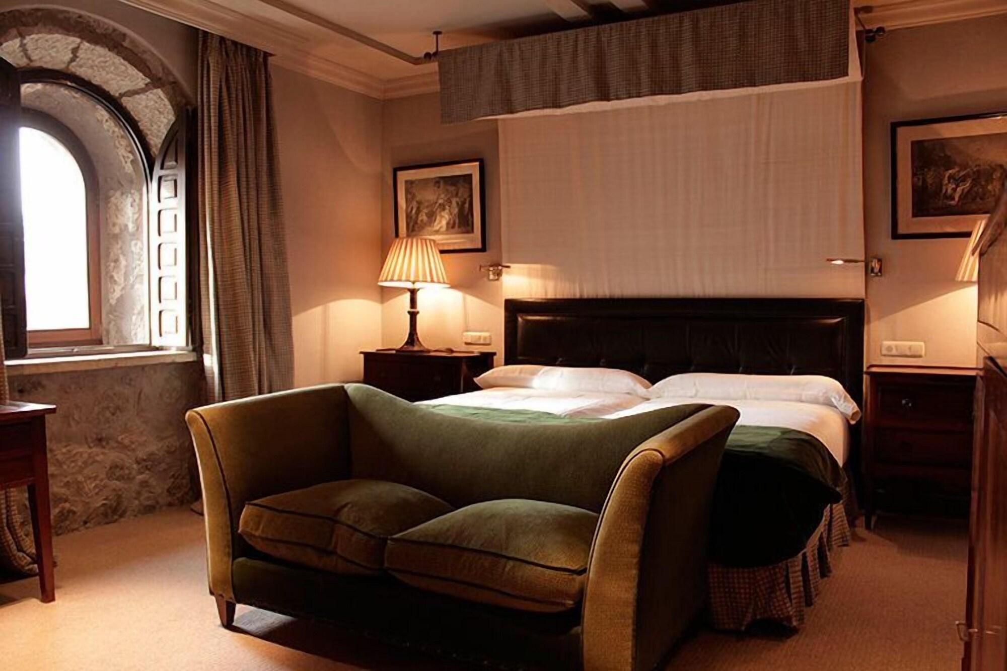 Landa Hotel บูร์โกส ภายนอก รูปภาพ A room at the hotel