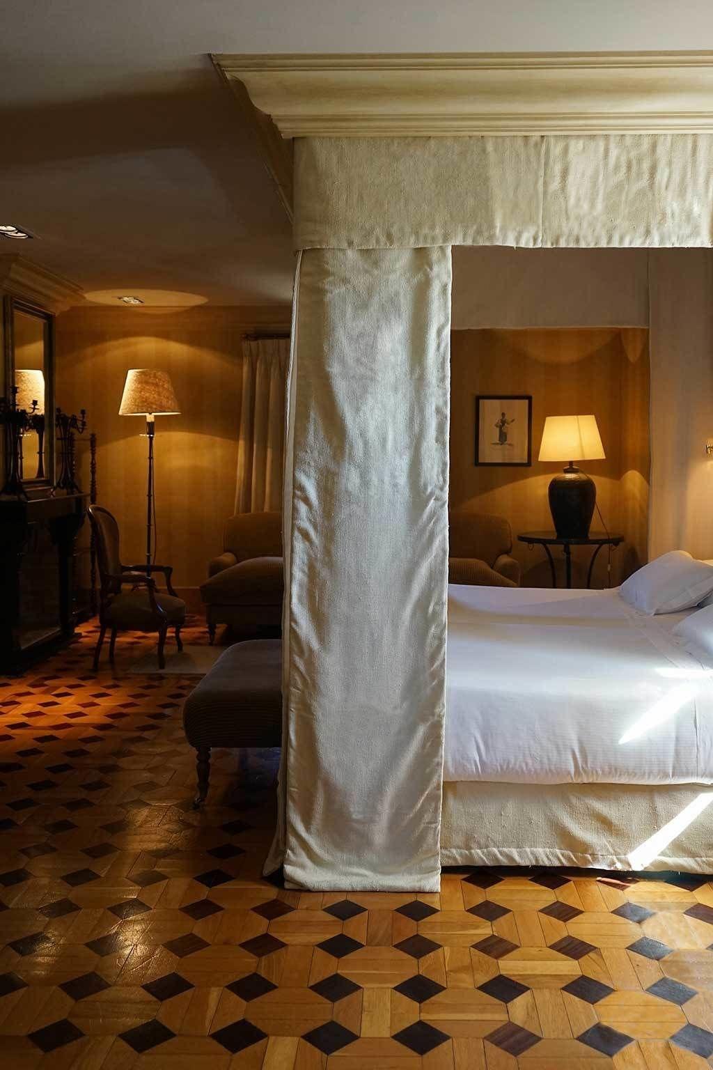 Landa Hotel บูร์โกส ภายนอก รูปภาพ A room at the Hotel de Crillon