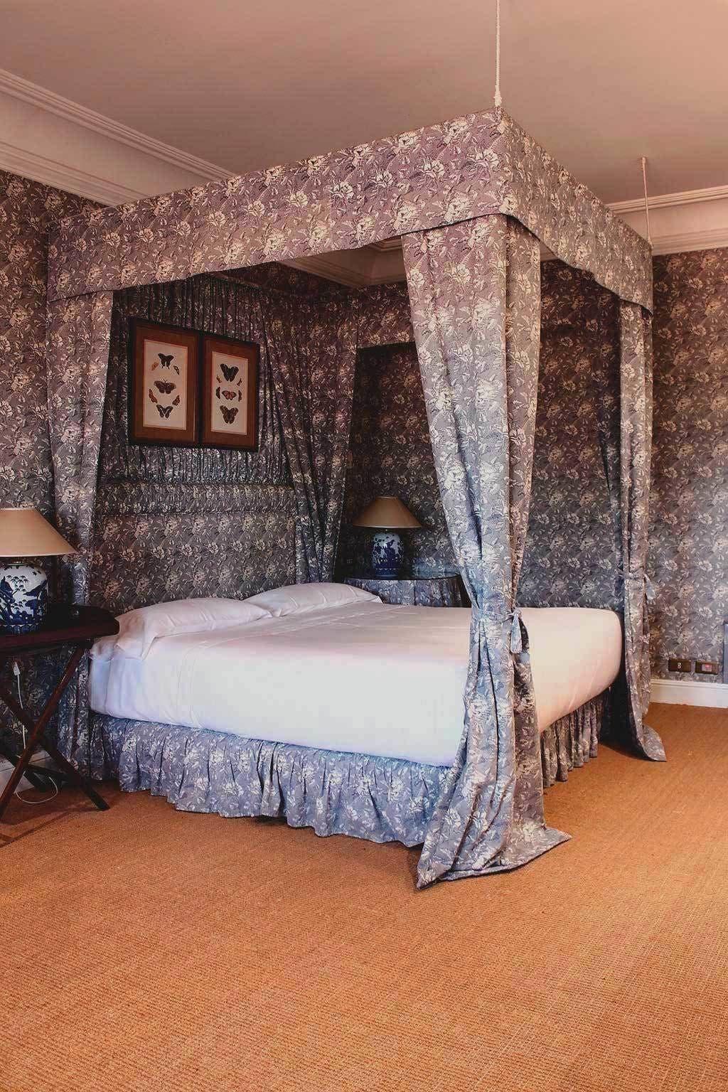 Landa Hotel บูร์โกส ภายนอก รูปภาพ A bedroom at the hotel
