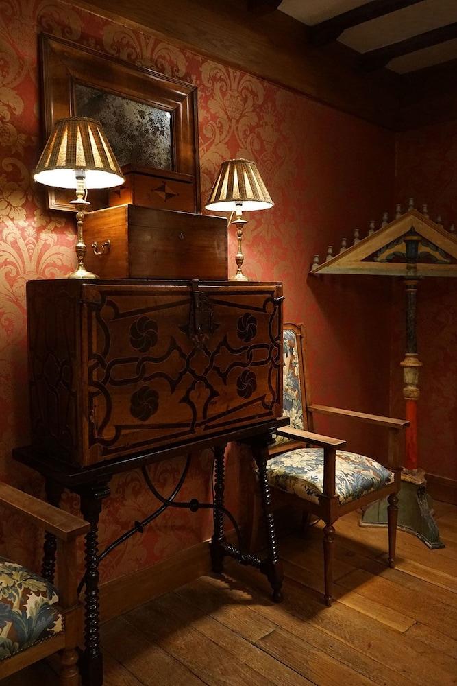 Landa Hotel บูร์โกส ภายนอก รูปภาพ The interior of the 1904 house